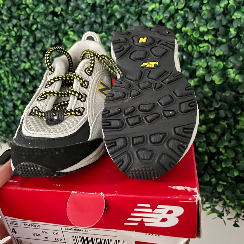 4c TODLER sneakers